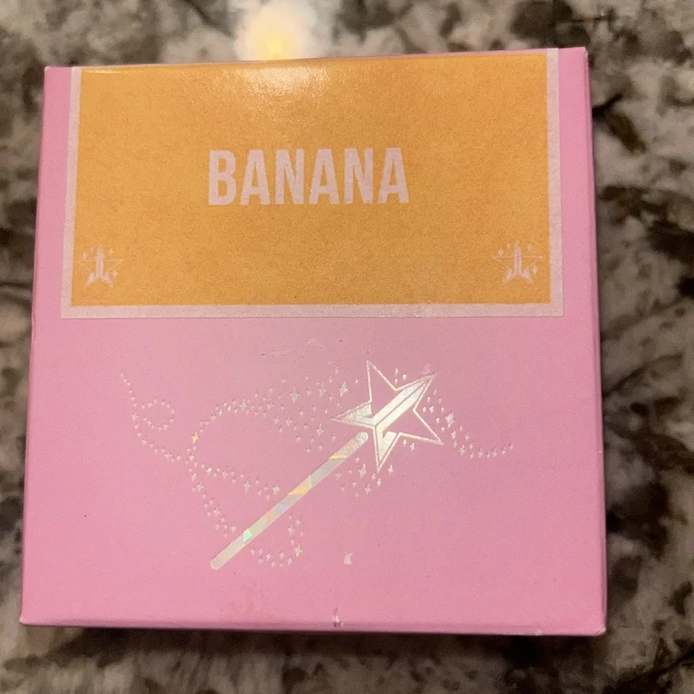 NIB Jeffree Star Cosmetics Magic Star Luminous Setting Powder in Banana JSC